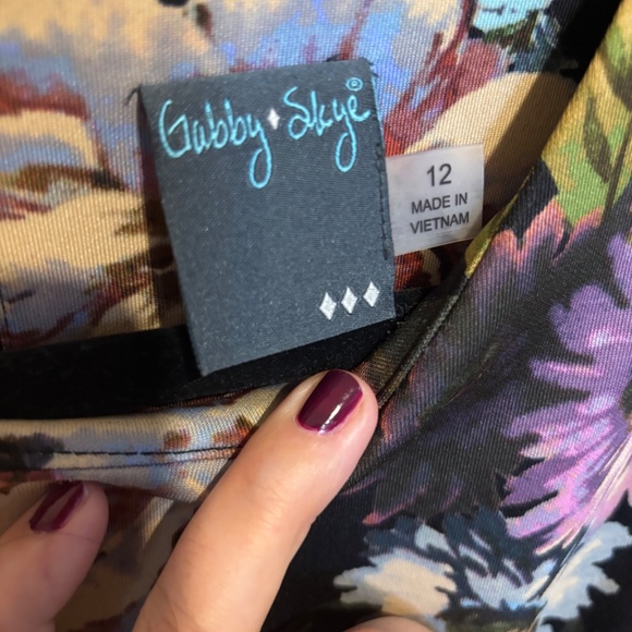 Gabby Skye plush floral dress - Picture 5 of 6